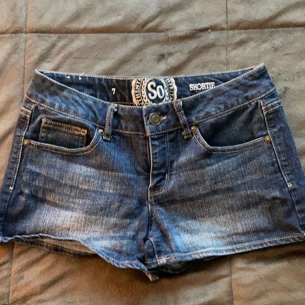 Woman’s shorts size 7
